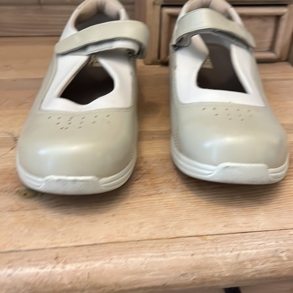 Drew Rose Women’s Shoes Mary Jane Leather Orthopedic Comfort Hook & Loop 10W - Picture 3 of 12